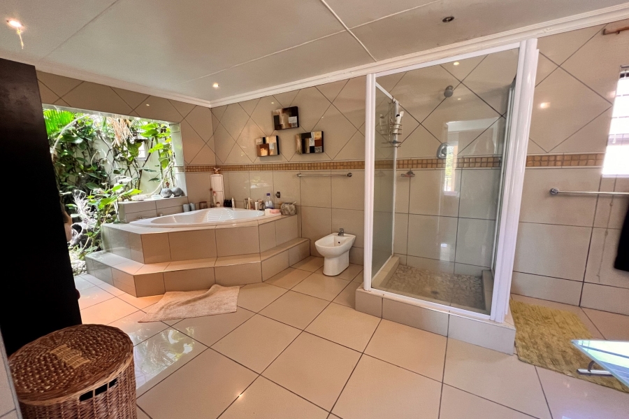 5 Bedroom Property for Sale in East London Rural Eastern Cape